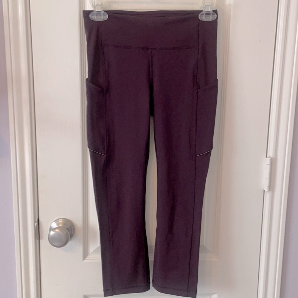 Lululemon Speed Up Crop 21" Black Cherry EUC Size4